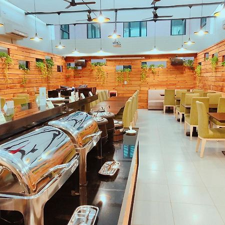 Wemeet Hotel Pingtung Bagian luar foto