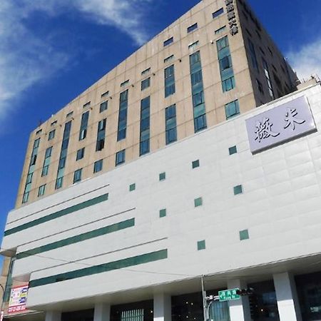 Wemeet Hotel Pingtung Bagian luar foto
