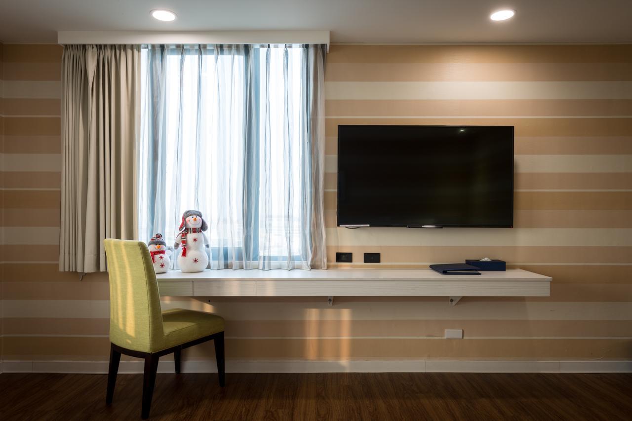 Wemeet Hotel Pingtung Bagian luar foto