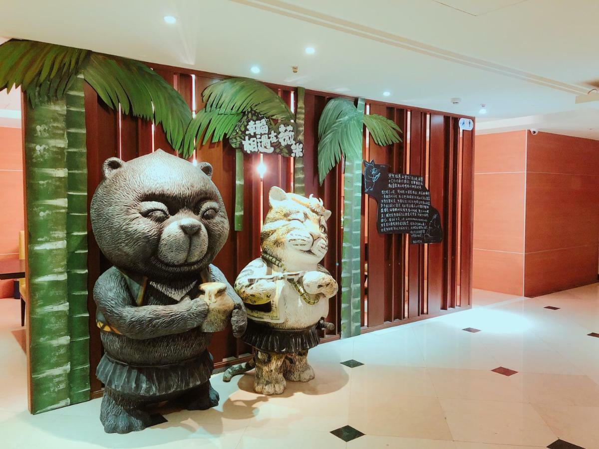 Wemeet Hotel Pingtung Bagian luar foto
